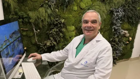 Dr. Luis Manuel Diosdado Caballero, gerente de Clínica San Vicente.