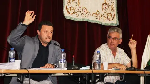 Óscar Noda y Ángel Domínguez en un pleno municipal.