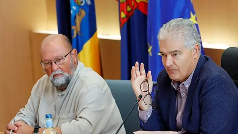 Imagen de José Juan Cruz junto a Nicolás Saavedra.