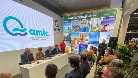 José Juan Cruz durante su intervención en la Asociación de Municipios Turísticos de Canarias.