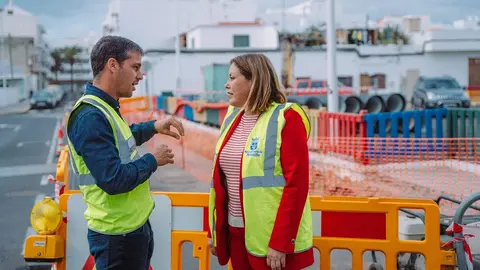 Astrid Pérez junto a Eduardo Placeres en la calle Portugal.