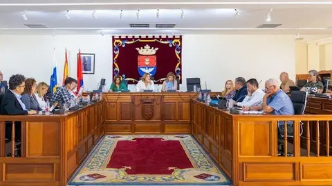 Imagen de archivo de un pleno celebrado en Arrecife.