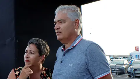 José Juan Cruz junto a Kalinda Pérez.