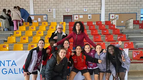 Jugadoras del Magec Tías celebrando la victoria.