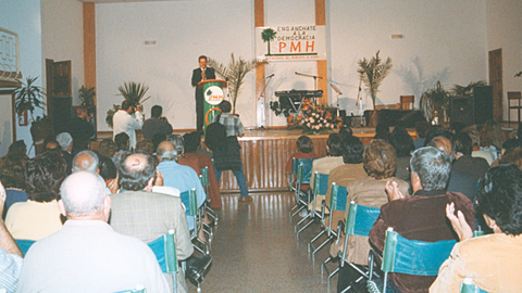 Imagen del primer mitin de José Torres Stinga.