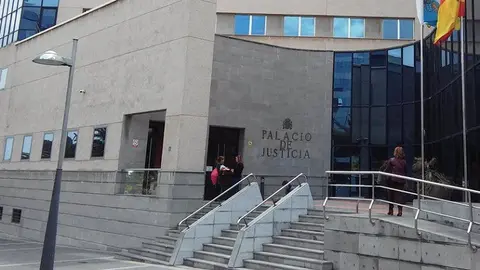 Imagen de los juzgados de Santa Cruz de Tenerife donde se instruye la causa.