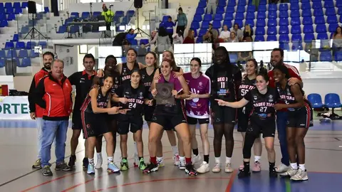 Jugadoras y cuerpo técnico muy satisfechas