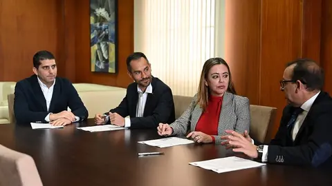 Firma del convenio para el pago digital.