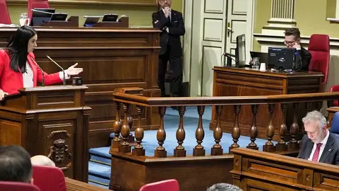 Espino dirigiéndose a Torres.