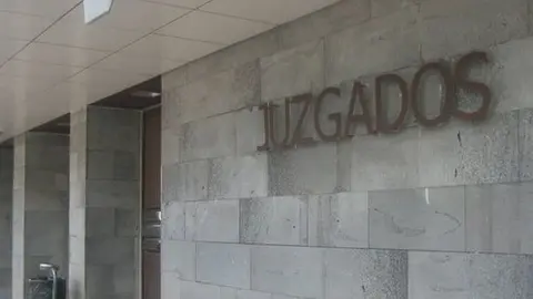 Entrada a los juzgados de Arrecife