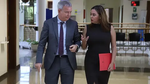 Sebastian Franquis junto a María Dolores Corujo.