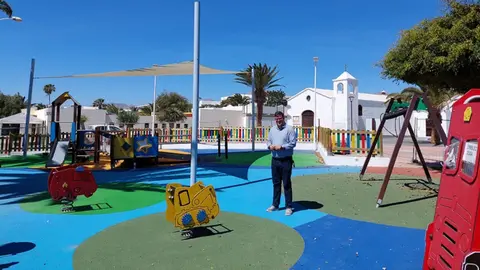 Isidro Pérez en el parque de la Plaza Santa Elena.