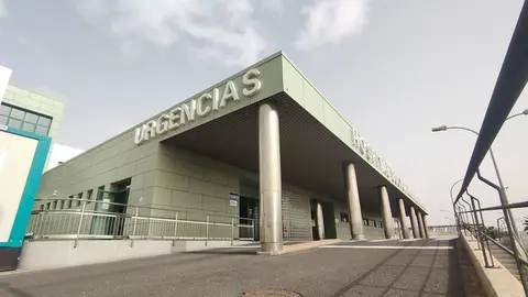 Imagen de la entrada del servicio de Urgencias del hospital de Lanzarote