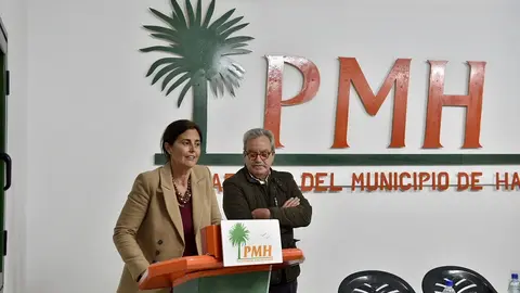 Evelia García (candidata a la alcaldía por PMH) y el presidente de la PMH, José Torres Stinga