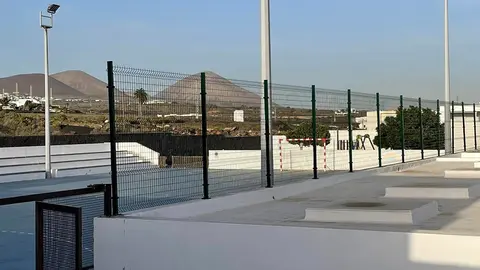 Canchas deportivas valladas.