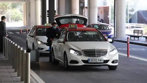 Imagen de los taxis de San Bartolomé.