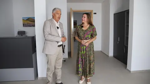 José Juan Cruz y María Dolores Corujo en el Tanatorio de Tías.