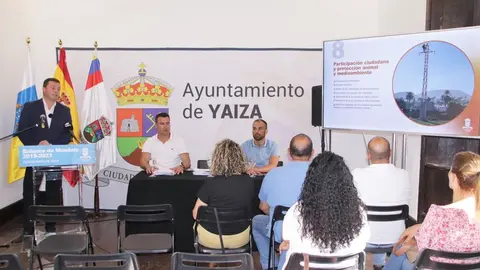 Imagen del alcalde y de sus compañeros del Gobierno de Yaiza en la presentación de este jueves