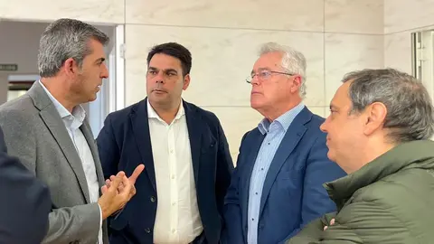 Manuel Domínguez en una reunión con empresarios del Polígono Industrial de El Goro (Telde).