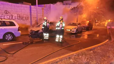 Incendio en la calle Ángel Ganivet de Arrecife.