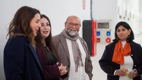 Nicolás Saavedra y Nona Perera junto a Irene Montero y Laura Fuentes.