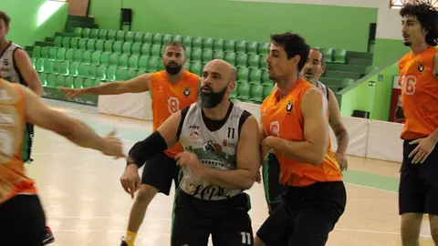 Imagen de archivo de un jugador del Maramajo realizando un pase.