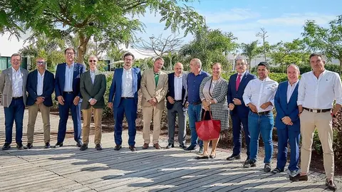 Reunión de Román Rodríguez con la Federación de Empresarios de Hostelería y Turismo (FEHT) de Las Palmas.