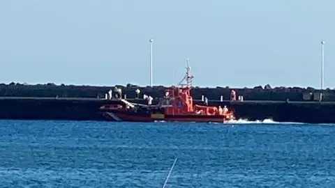 Imagen de archivo de otra patera llevada a Arrecife por Salvamento Marítimo
