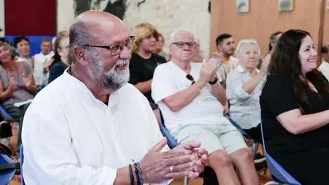 Nicolás Saavedra al lado de Laura Fuentes en el acto de presentación de su candidatura.