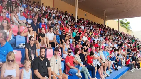 El público llenó el estadio para apoyar al equipo