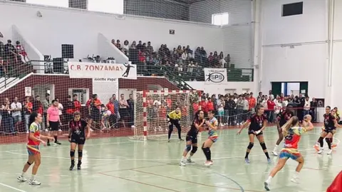 CB Zonzamas atacando a la defensa rival.