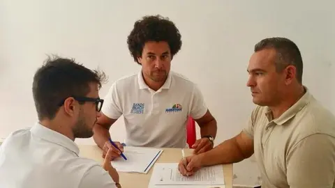 Juan Carlos Albuixech en el centro de la imagen.