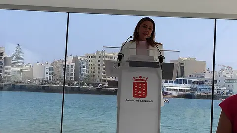 María Dolores Corujo en la rueda de prensa realizada en el Islote de La Fermina.