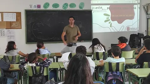 foto visita ies cesar manrique