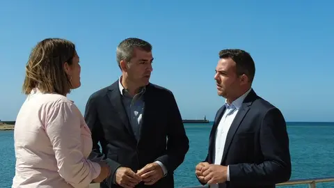 Manuel Dominguez junto a Astrid Pérez y Jacobo Medina.