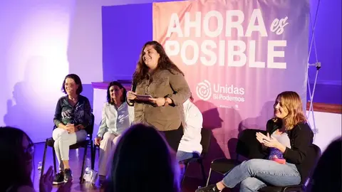 Yurena Corujo en un acto de Podemos.