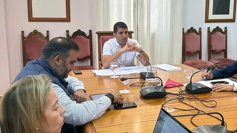 Imagen del encuentro de este martes en el Cabildo.