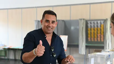 Yoné Caraballo votando.