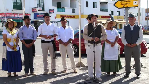 El alcalde de Yaiza y su grupo de gobierno este martes en Playa Blanca