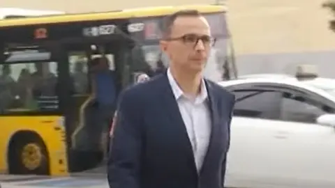 Imagen de la Radio Televisión Canaria de Raúl Díaz entrando este martes en el juzgado. 