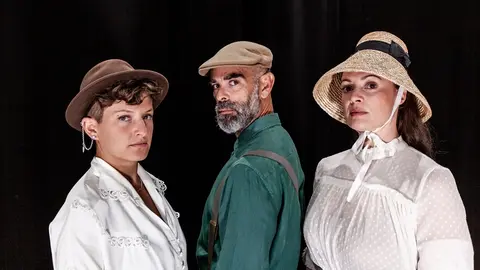 Los tres protagonistas de 'Mararía la de Femés', Marta Viera, Mingo Ruano y LAJALADA
