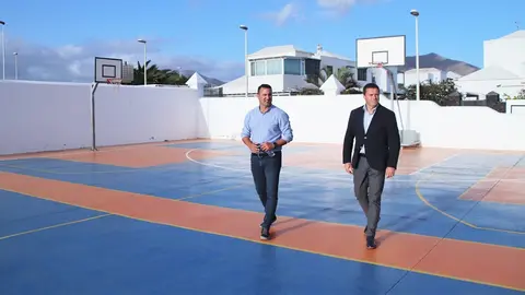 Óscar Noda junto a Ángel Lago.