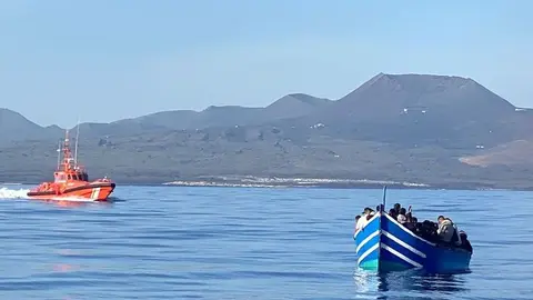 Imagen de archivo de otra patera localizada por Salvamento en la misma zona