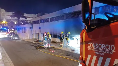 Momento en el que los bomberos consiguieron controlar el incendio