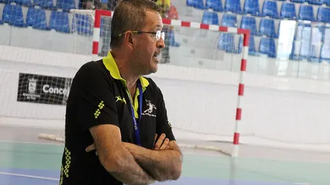 Migueñ Ángel Lemes durante su etapa dirigiendo al Puerto del Carmen.