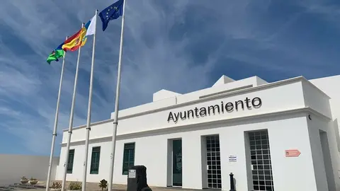Fachada del Ayuntamiento de Tías.