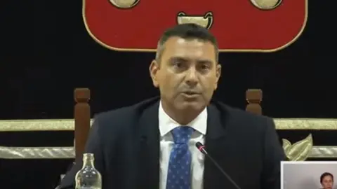 Oswaldo Betancort durante el pleno celebrado en el Cabildo de Lanzarote.