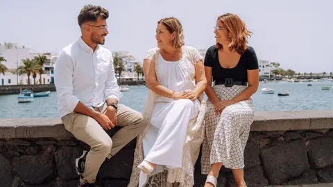 Astrid Pérez con los candidatos de su partido en Lanzarote al Congreso y al Senado