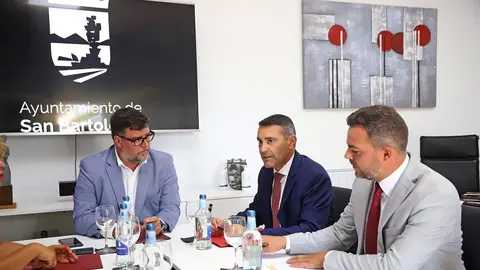 Visita del Gobierno del Cabildo de Lanzarote con el Ayuntamiento de San Bartolomé.