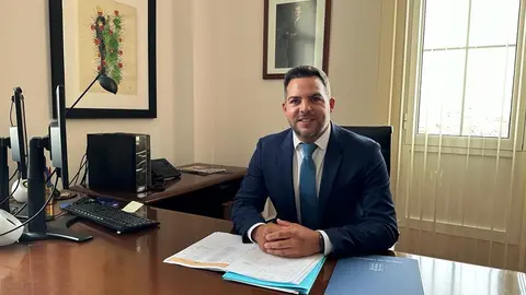 El vicepresidente y consejero de Obras Públicas, Jacobo Medina